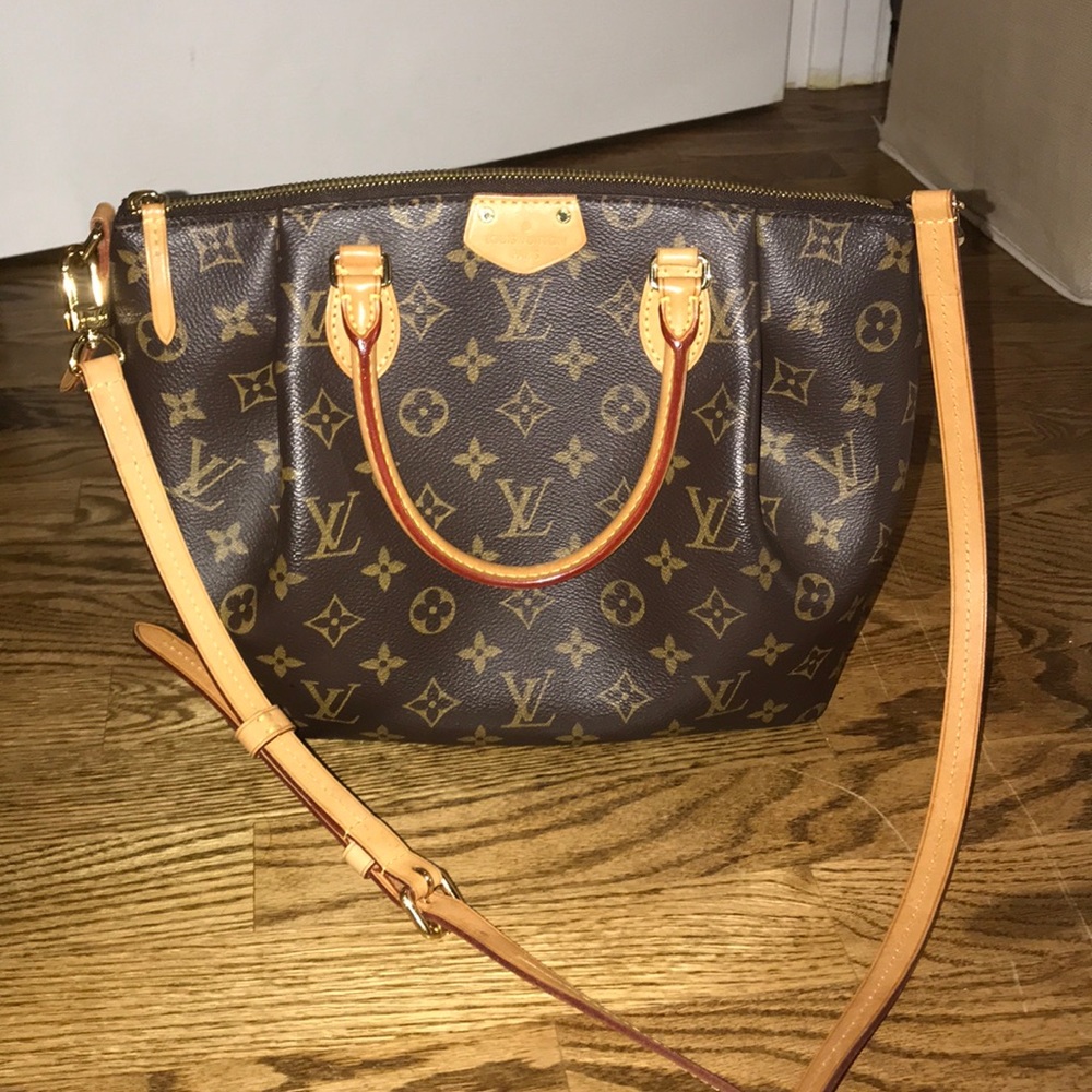 LV purse